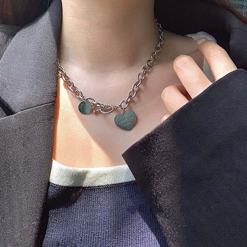 Simple Heart-Shaped Letter Bracelet With A Retro Hong Kong Style And Personalized Touch
